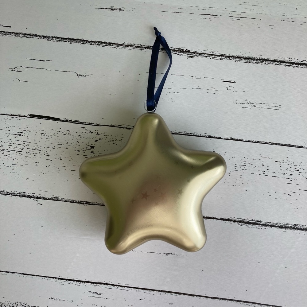 Star ornament / container